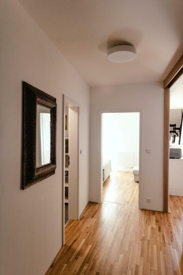 Luxury Apartments Zelny Trh 4 Brno Luaran gambar